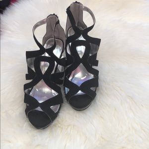 Black Heels! Perfect for any event! Worn Once!!